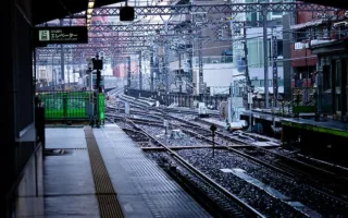 花束を持ったおじいちゃん