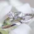 ダイヤの結婚指輪（フリー写真）