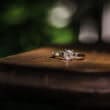 婚約指輪（フリー写真）