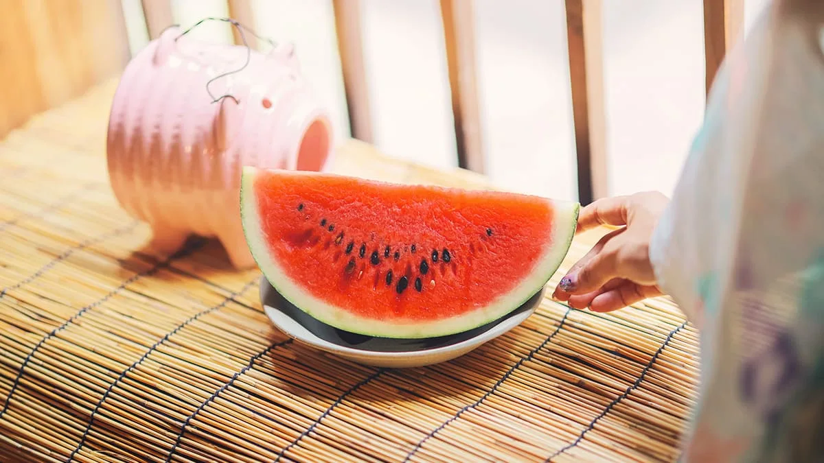 夏のスイカ（フリー写真）