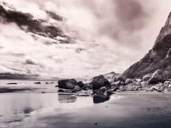 最後の敬礼 – 沖縄壕の絆